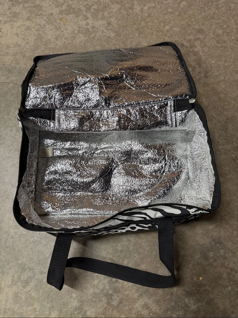 Black & White Animal Print Thermal Baking Dish Carry Case